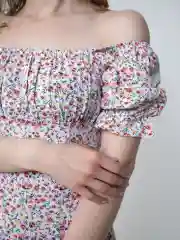 Платье с боковым разрезом, длина миди