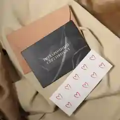 Розовый подарочный сертификат на услугу/ сумму с конвертом