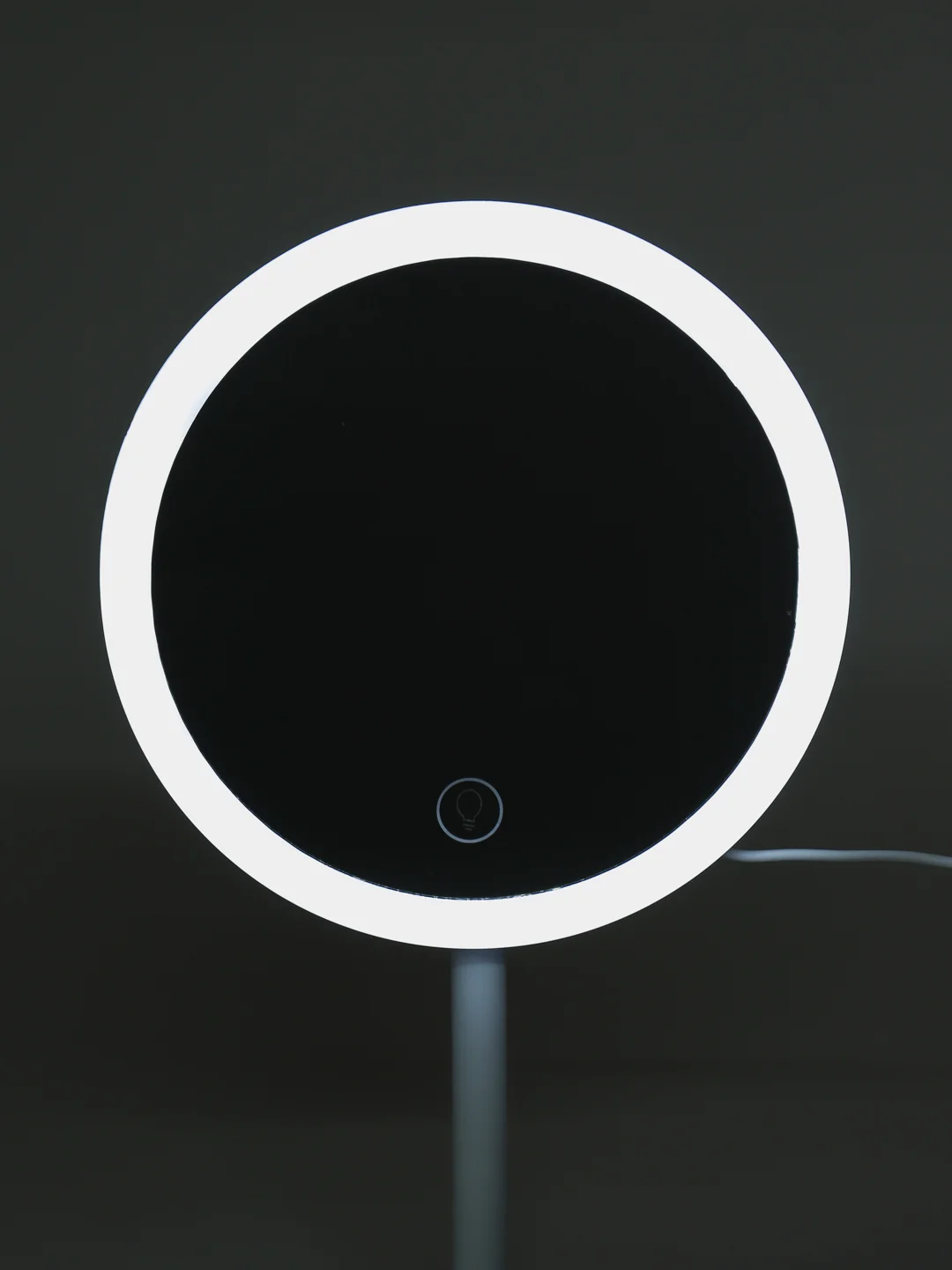 Белый зеркало сенсорное настольное с подсветкой LED