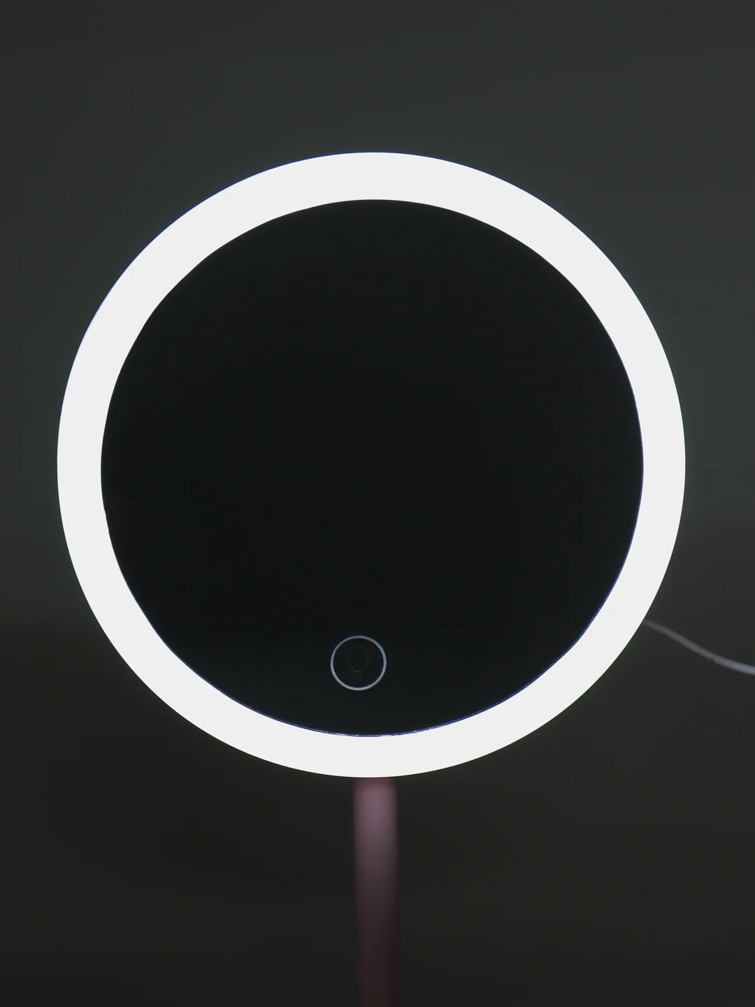 Розовый зеркало сенсорное настольное с подсветкой LED