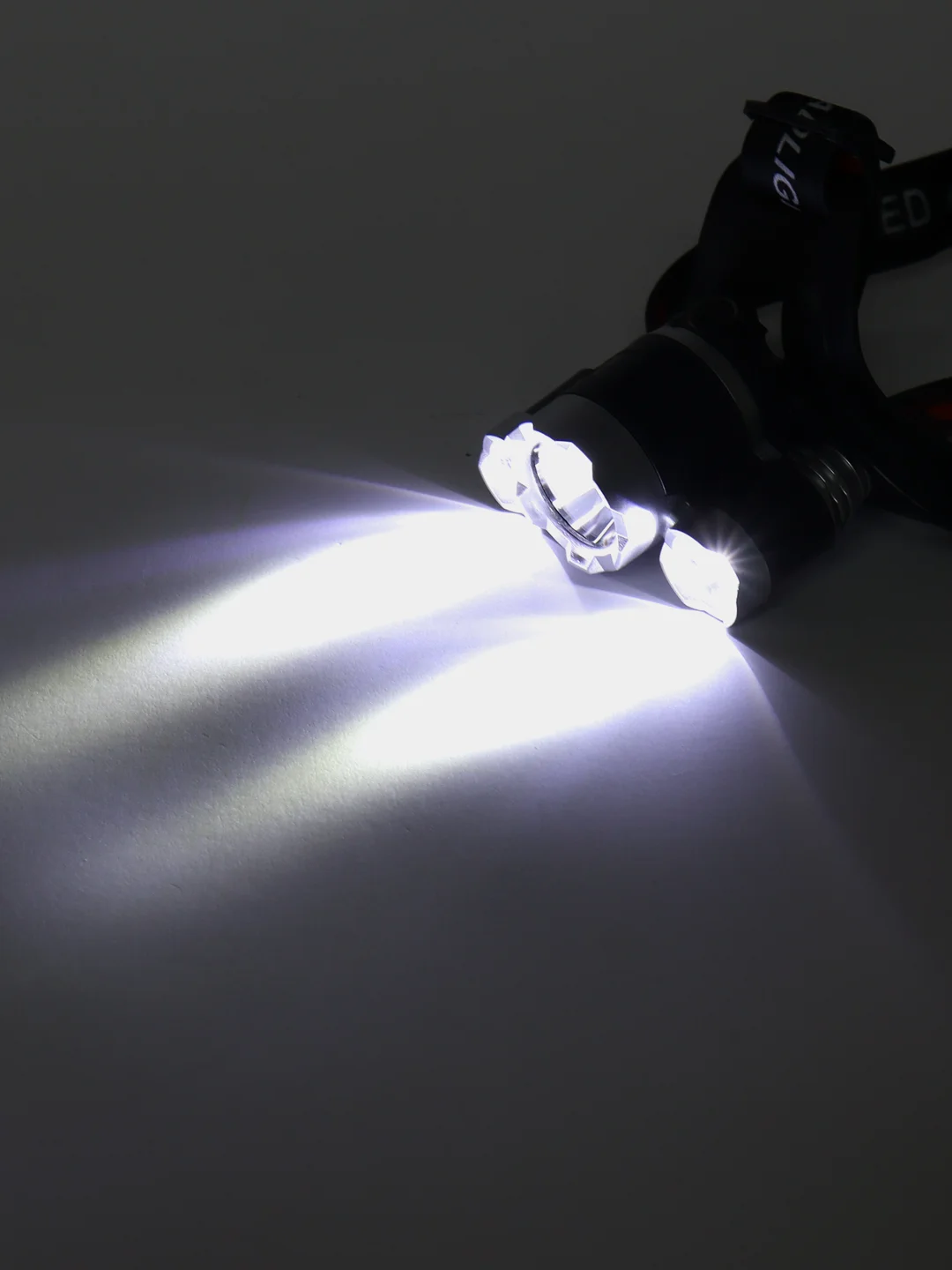 Налобный фонарь LED трёхсекционный с аккумулятором
