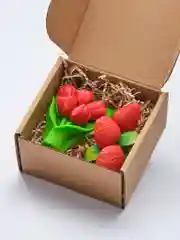 Мыло ручной работы "Красный тюльпан и клубника"