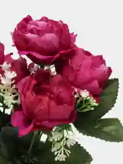 Багровый искусственные цветы: пионы, розы, осока, растения, зелень