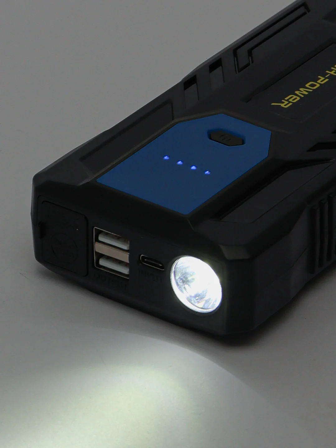 Пусковое устройство для автомобиля 8800мАч Jump Starter
