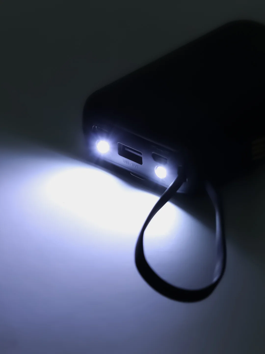 Лавандовый внешний аккумулятор портативный повербанк powerbank 10000 mAh, зарядка на Айфон, Андроид