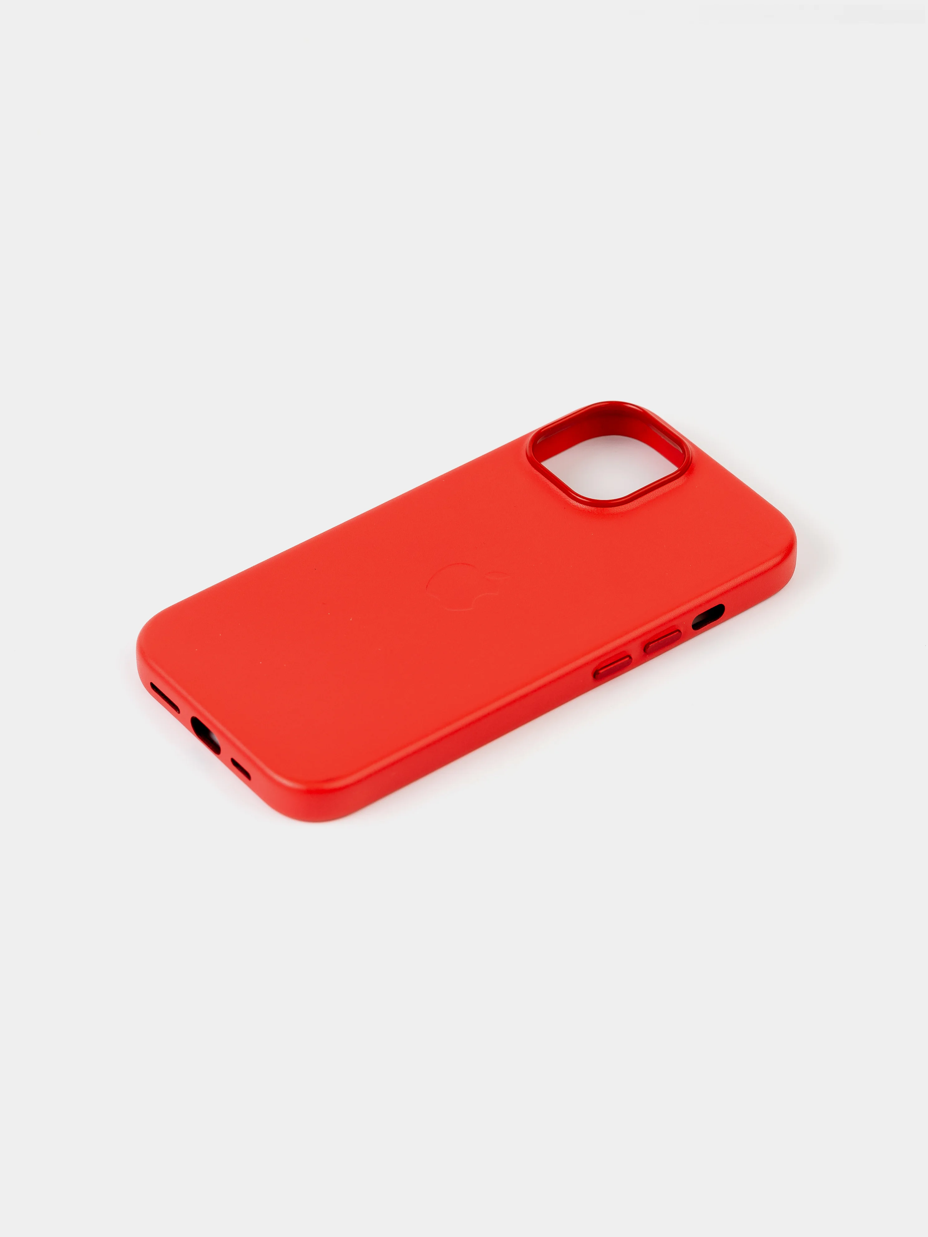 Красный кожаный чехол для iPhone 14 Leather Case с MagSafe