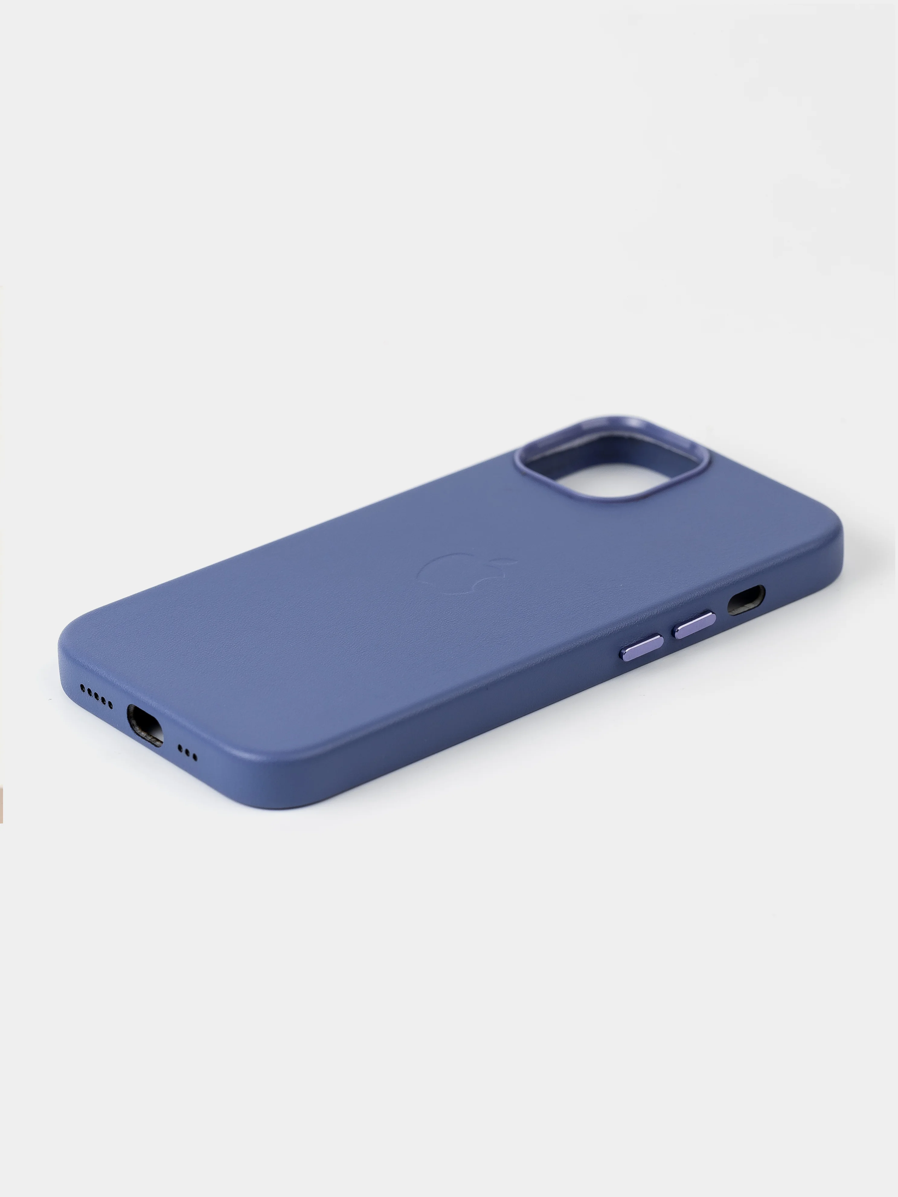 Голубой кожаный чехол для iPhone 14 Leather Case с MagSafe
