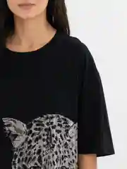 Розовый футболка женская