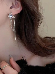 Женские серьги из двух звёзд с цепочкой