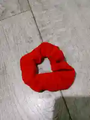 Алый резинка для волос