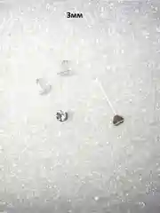 Серьги гвозди/пусеты с пластмассовым штифтом