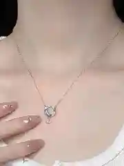 Цепочка женская с подвеской в виде полумесяца со звездой