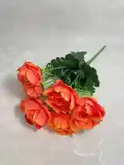 Желтый искусственные цветы: пионы, розы, осока, растения, зелень