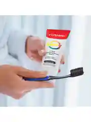 Зубная щетка Colgate с древесным углем для здоровья десен, мягкая, черная, 2 шт