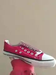Алый кроссовки женские