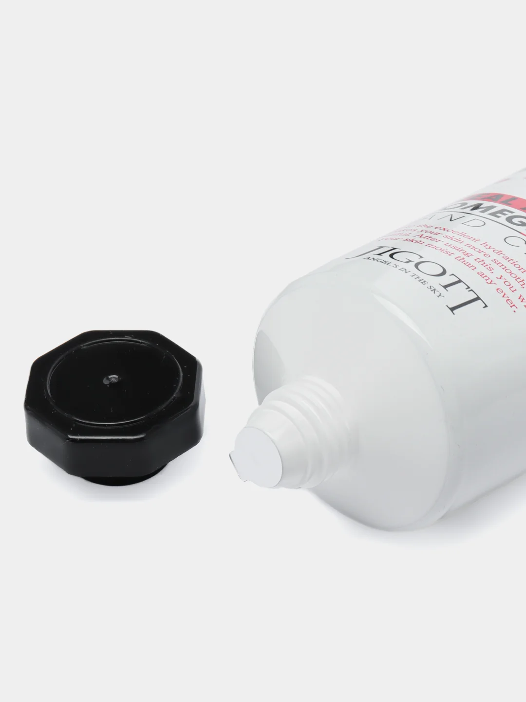 Крем для рук питательный с экстрактом граната Jigott Real Moisture Pomegranate 100 мл
