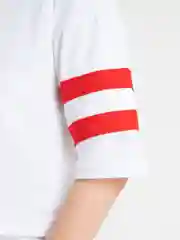 Бежевый шорты и футболка