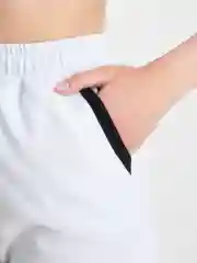 Черный шорты и футболка