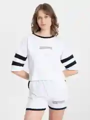 Черный шорты и футболка