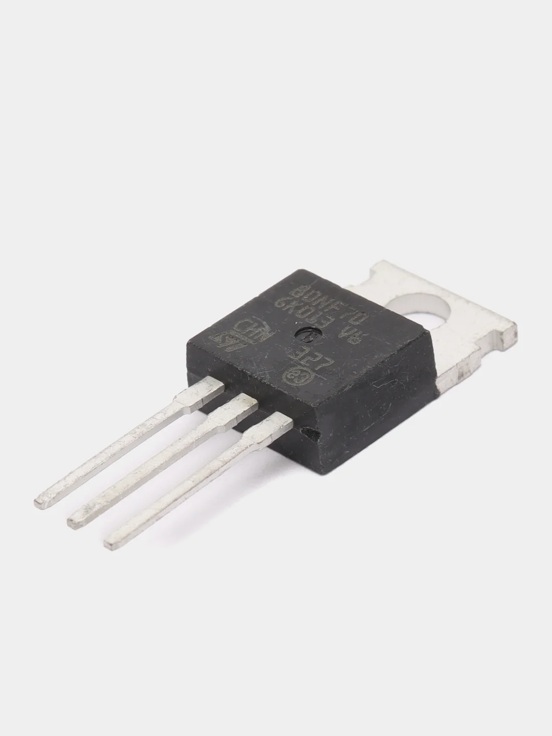 2 штуки Транзистор STP80NF70 TO-220 68V 98A (YANXINLIANG)