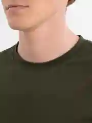 Зеленый костюм мужской футболка шорты