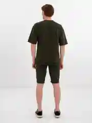 Зеленый костюм мужской футболка шорты