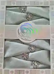 Салатовый скатерть тефлоновая в коробке + 8 салфеток + 8 колец.Размер скатерти 150/220