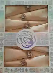 Салатовый скатерть тефлоновая в коробке + 8 салфеток + 8 колец.Размер скатерти 150/220