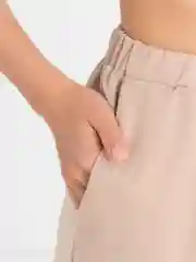 Бежевый костюм женский летний: топ и шорты