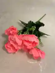 Розовый искусственные цветы: пионы, розы, осока, растения, зелень