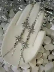 Серьги длинные бижутерия повседневные нарядные с камнями