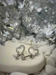 Серьги сердце бижутерия повседневные нарядные с камнями