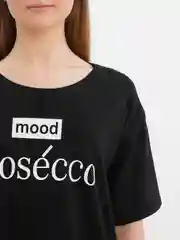 Черный футболка женсткая оверсайз