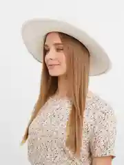 Белый шляпа модель КРОР с большими полями