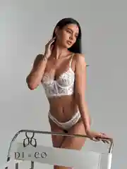 Белый комплект женского нижнего белья, корсет