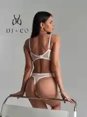 Белый комплект женского нижнего белья, корсет