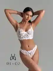 Белый комплект женского нижнего белья, корсет