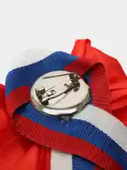Багровый брошь на выпускной, на праздник