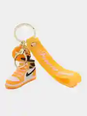 Белый брелок для ключей, кроссовок, Sneakers, черный, желтый, красный, джокер, жираф, беззубик, зебра