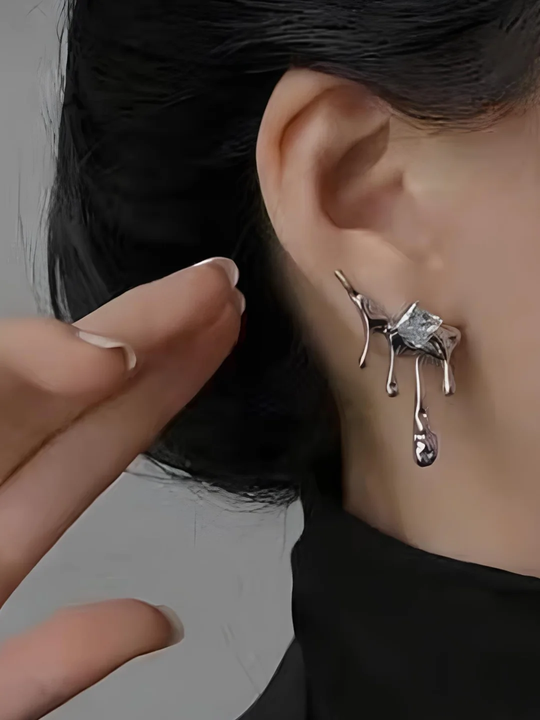 Серебряный женские серьги с подвесками и стразами