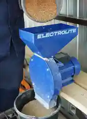 Зернодробилка для домашнего хозяйства электрическая ELECTROLITE ИЗБ-1 2500 Вт, 400 КГ/Ч