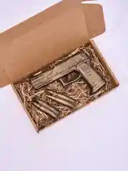 Мыло пистолет и патроны