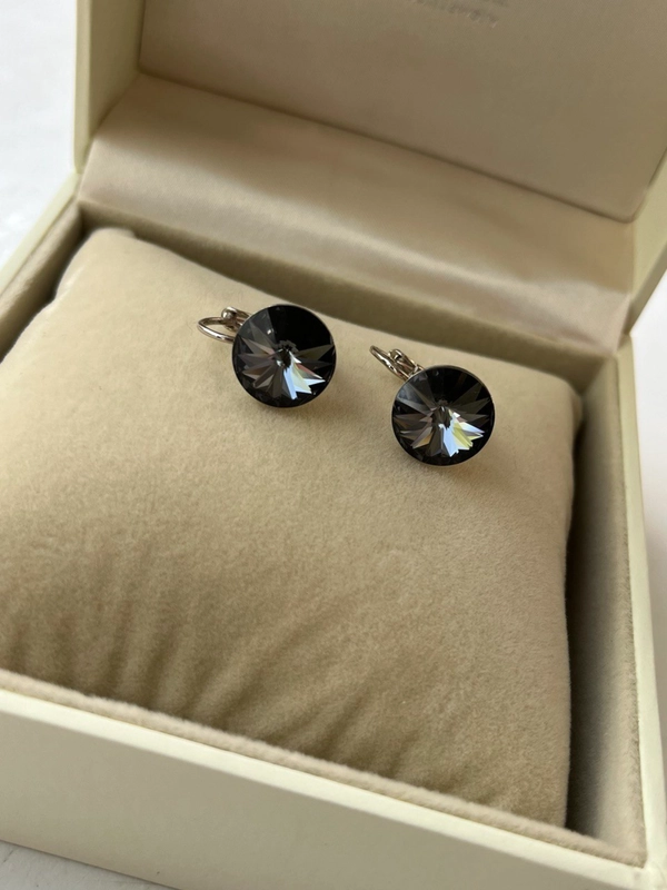 Серьги с камнем Swarovski