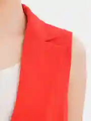 Красный жилет женский классический
