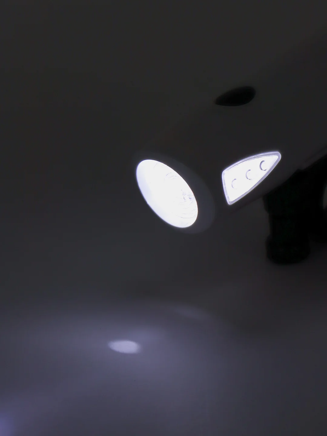 Белый фара велосипедная белая 3 режима, 1LED, 3xААА, 9х3х2,5 см