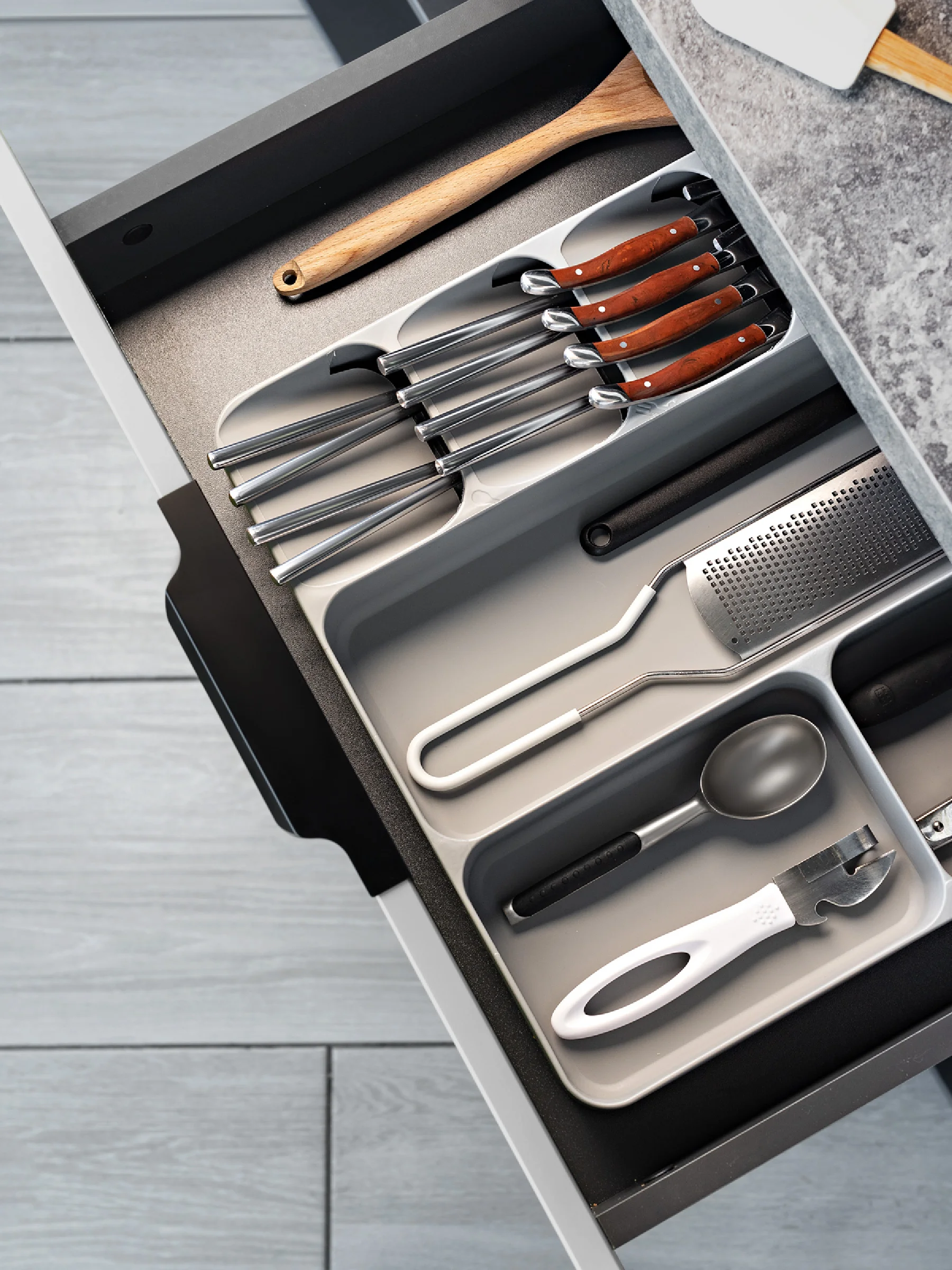 Лоток для столовых приборов Shiny Kitchen, 8 отделений большой