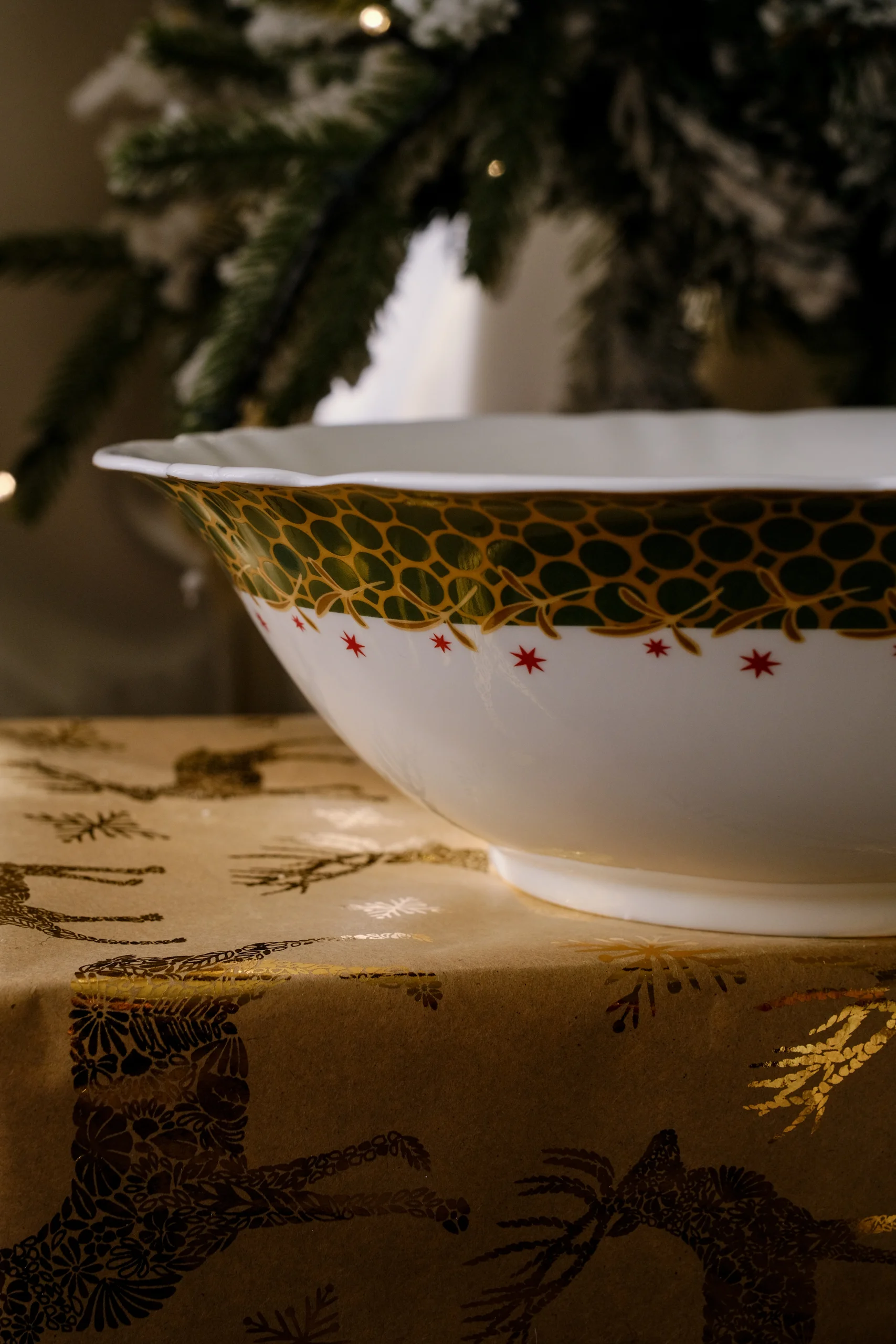 Разноцветный салатник Repast Christmas world Magic time диаметр 23,2 см