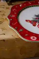 Разноцветный блюдо круглое Repast Christmas world Bordo диаметр 30 см