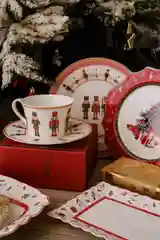 Разноцветный блюдо круглое Repast Christmas world Bordo диаметр 30 см