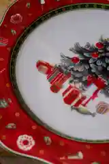 Разноцветный блюдо круглое Repast Christmas world Bordo диаметр 30 см